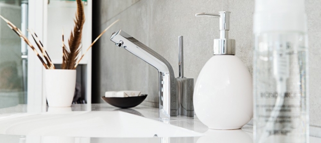 Washbasin faucet & bidet spray