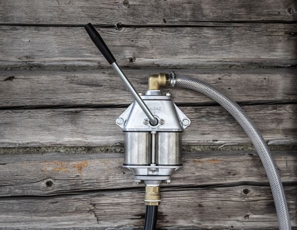 Käsipumppu NIRA 6B 1101 25mm / 1 tuuma