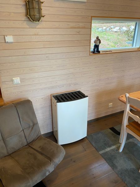Mökkilämmitin Wallas 40CC seinänläpiasennus eri värejä