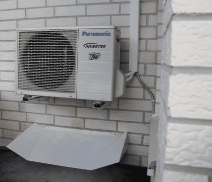 Ilmalämpöpumpun sulamisveden ohjain PP-tuote, tummanharmaa