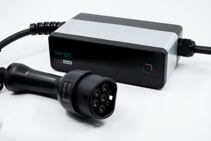 LATAUSASEMA PERUSLATAUS SHELLY PORTABLE SMART EV CHARGER 11KW