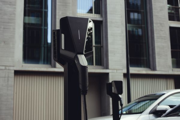 Latausasema Easee Charge Max MID 1/3 vaiheinen lataus 1,4-22 kW