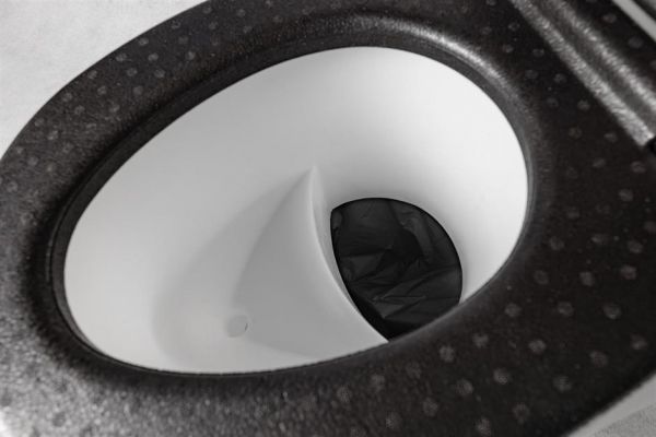 Erotteleva kuivakäymälä Raita MINI SEP, musta